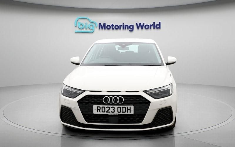 Used Audi A1 Sportback 95 HP (69 kW) 2023 White Hatchback