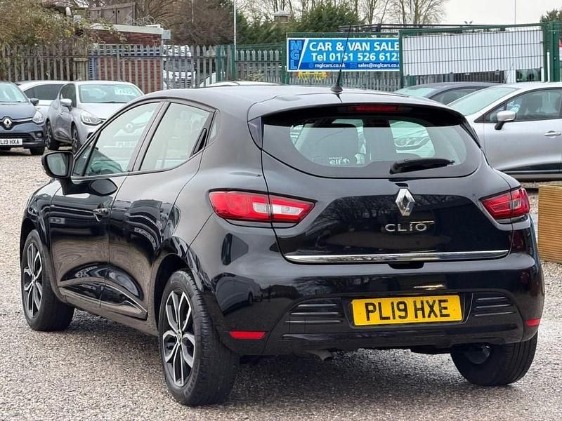 Used Renault Clio IV Play 90 HP (66 kW) 2019 Black Hatchback
