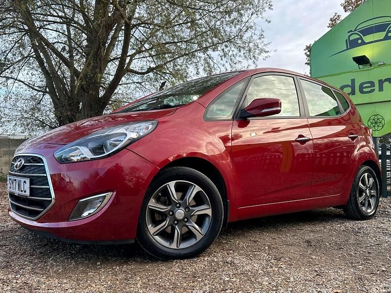 Used Hyundai ix20 SE 125 HP (91 kW) 2017 Red Hatchback