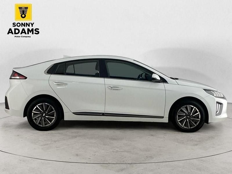 Used Hyundai Ioniq Premium 100 kW (136 HP) 2023 White Hatchback
