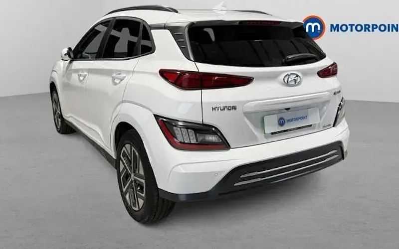 Gebraucht Hyundai Kona Premium 150 kW (204 PS) 2022 Weiß SUV