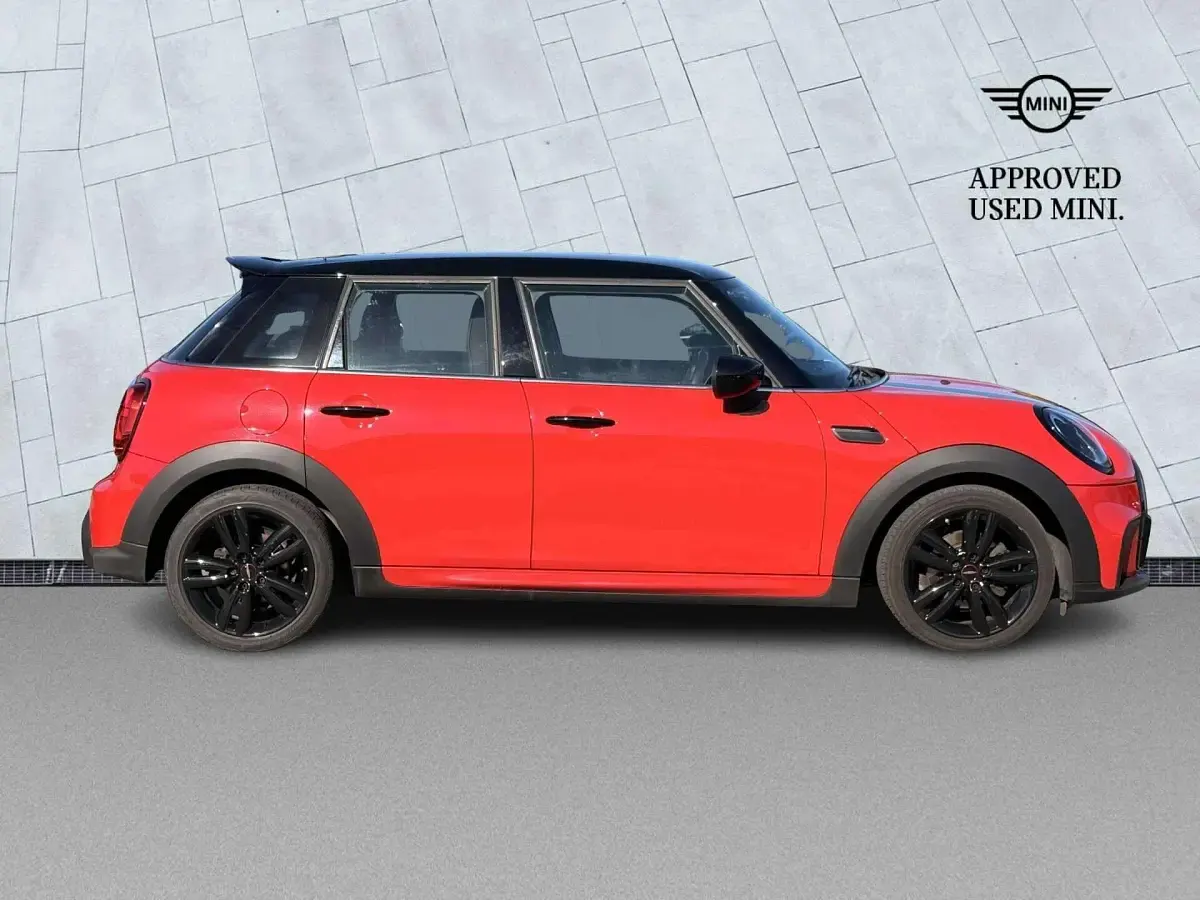 Used Mini Cooper Hatch 134 HP (98 kW) 2022 Red Hatchback