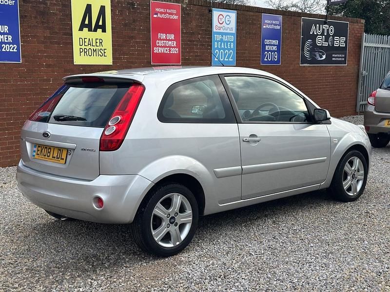 Used Ford Fiesta Zetec 2008 Silver Hatchback