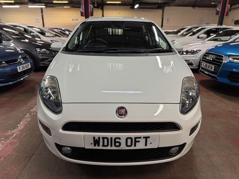 Used Fiat Punto Easy Plus 69 HP (50 kW) 2016 White Hatchback