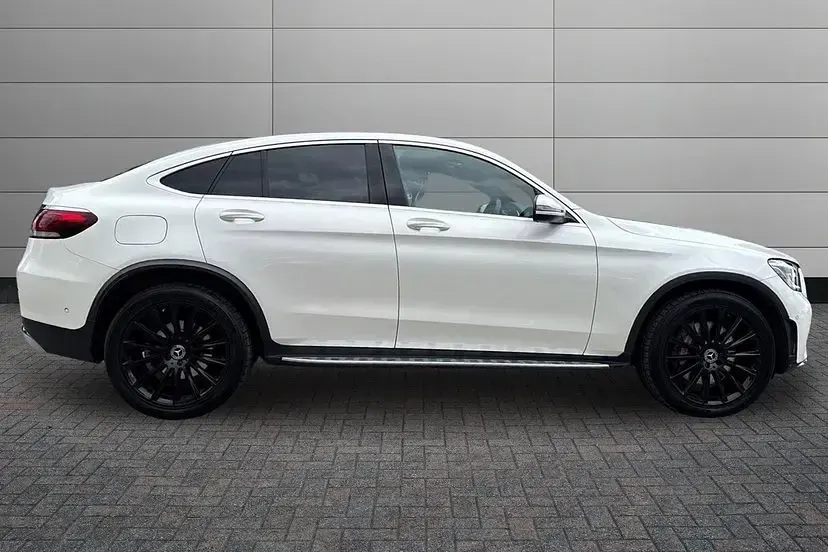 Used Mercedes GLC300 AMG line 242 HP (177 kW) 2019 White SUV