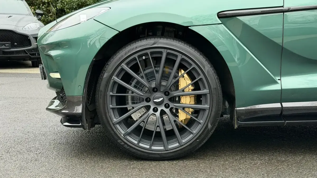 Used Aston Martin DBX 2023 Green SUV