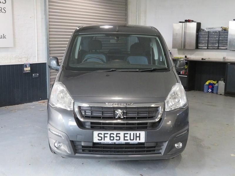 Used Peugeot Partner Tepee Active 98 HP (72 kW) 2015 Grey MPV