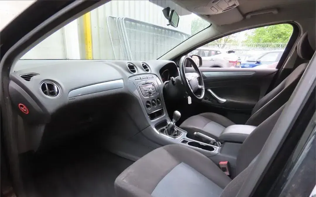 Używany Ford Mondeo S 2014 Czarny Hatchback