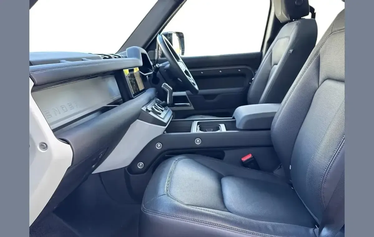 Used Land Rover Defender SE Dynamic 245 HP (180 kW) 2024 Grey SUV