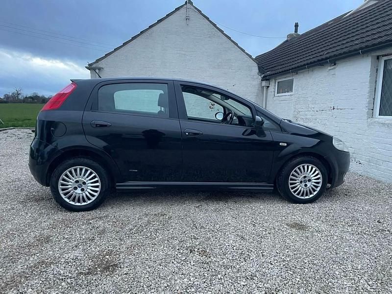 Used Fiat Grande Punto Dynamic 77 HP (56 kW) 2007 Black Hatchback