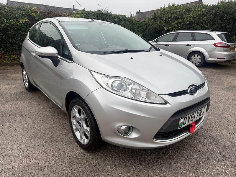 Used Ford Fiesta Zetec 82 HP (60 kW) 2011 Silver Hatchback