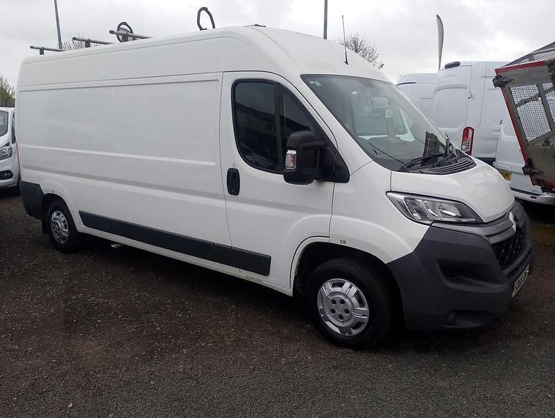 White Used 2017 Citroën Relay Van | £8,395 (Fair price) - Image 1/4