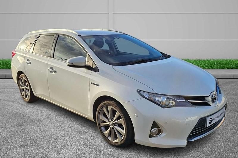 Used 2015 Toyota Auris Touring Sports Estate | £8,890 (Fair price) - Image 1/1