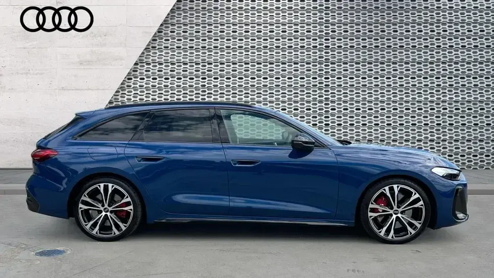 Used Audi A5 Sportback Advanced 367 HP (269 kW) 2025 Blue Hatchback