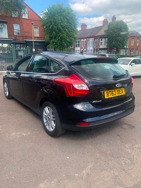 Used Ford Focus Titanium 114 HP (83 kW) 2014 Black Hatchback