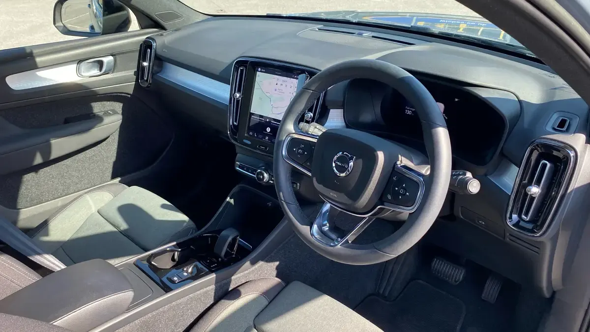 Used Volvo XC40 Plus 197 HP (144 kW) 2022 Grey SUV