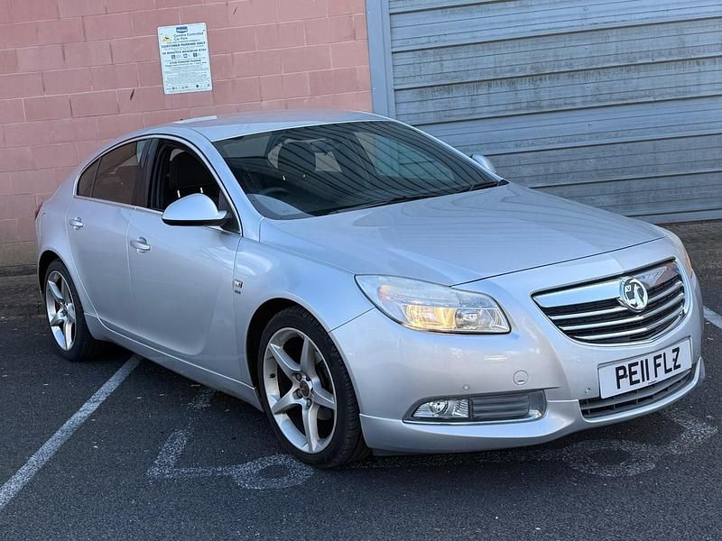 Second-hand Vauxhall Insignia SRi 160 CP (117 kW) 2011 Argintiu Hatchback