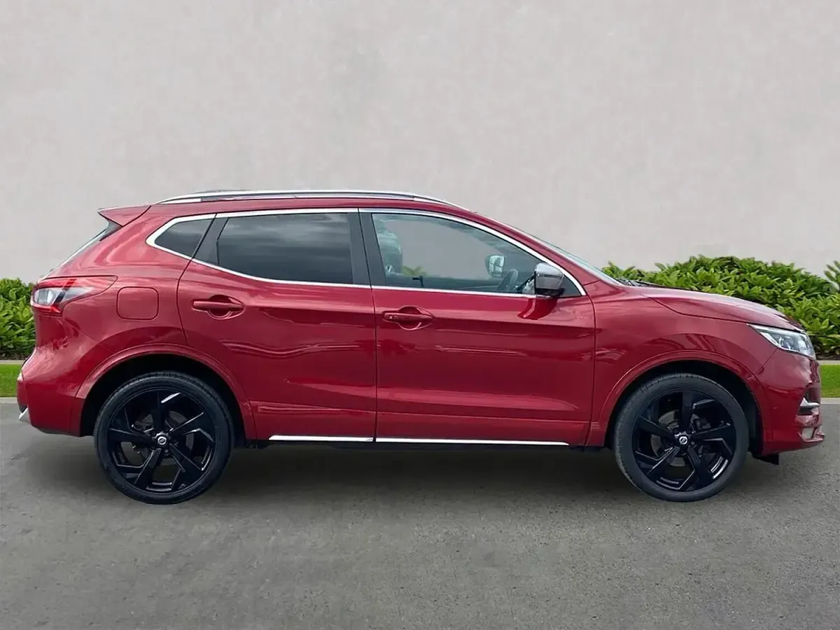 Used Nissan Qashqai Tekna+ 160 HP (117 kW) 2019 Red SUV
