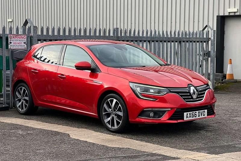 Red Used 2016 Renault Mégane III Dynamique Hatchback | £5,495 (Fair price) - Image 1/1