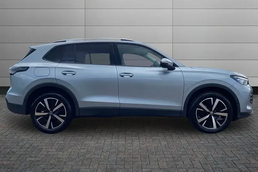 Used VW Tiguan Match 150 HP (110 kW) 2025 Oyster silver SUV