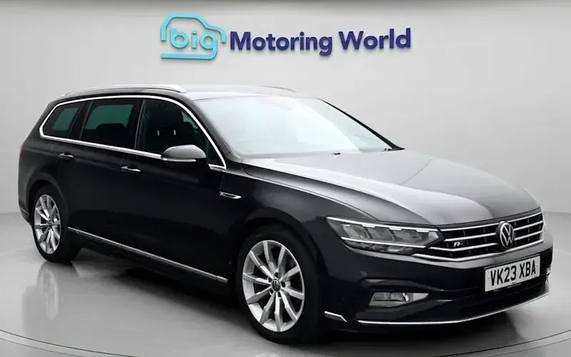 Used VW Passat R-line 150 HP (110 kW) 2023 Estate