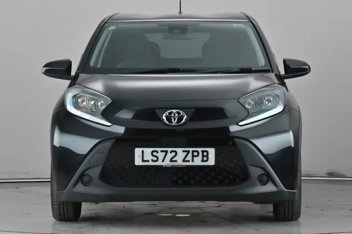 Used Toyota Aygo X PURE 72 HP (52 kW) 2022 Black SUV