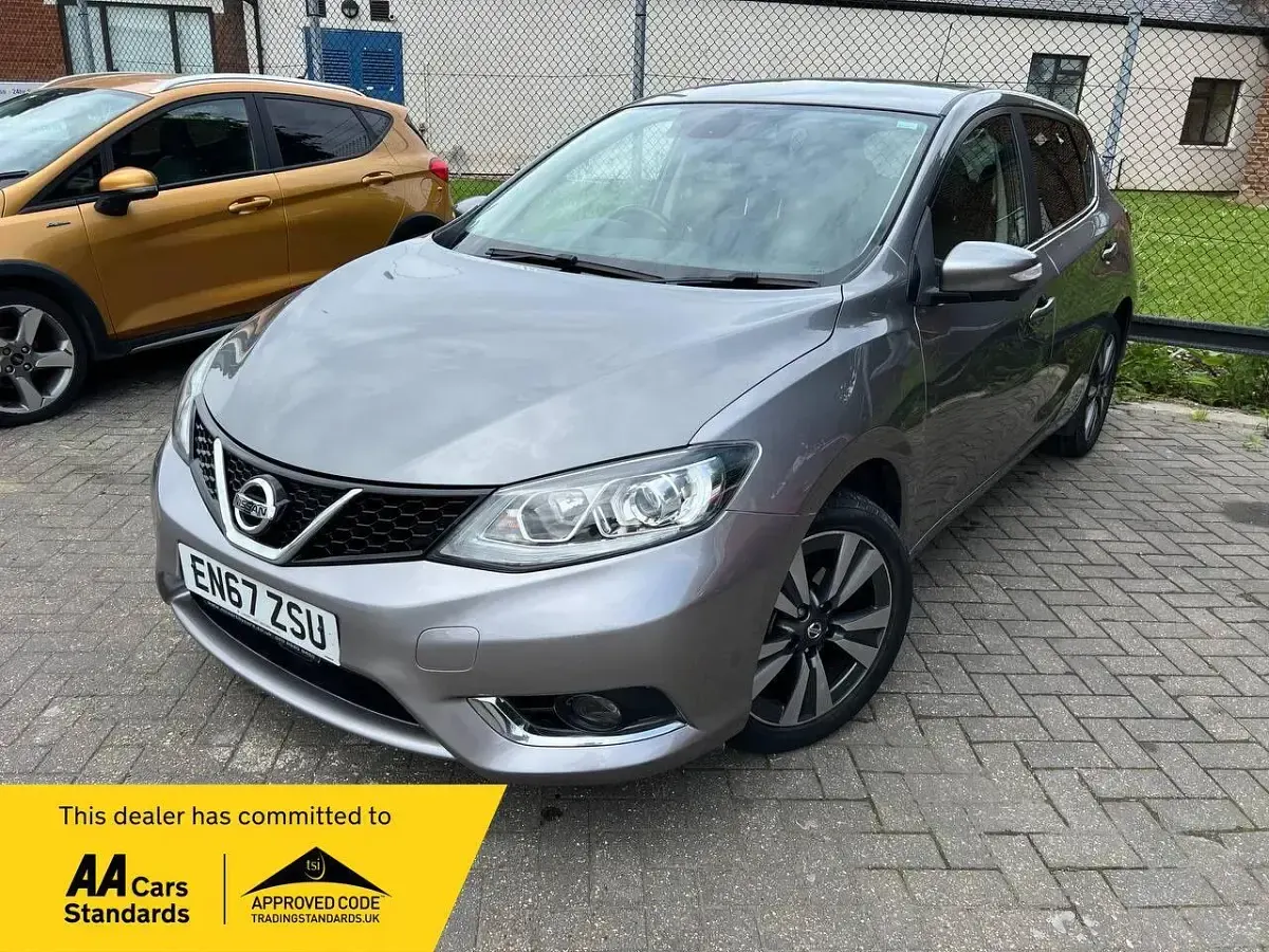 Used Nissan Pulsar Tekna 115 HP (84 kW) 2018 Grey Hatchback