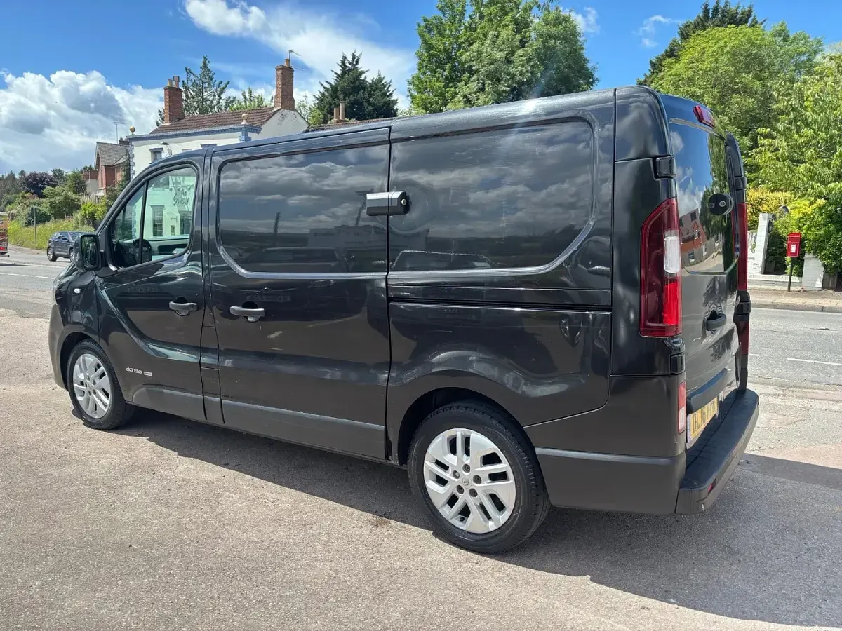 Used Renault Trafic 2016 Black MPV