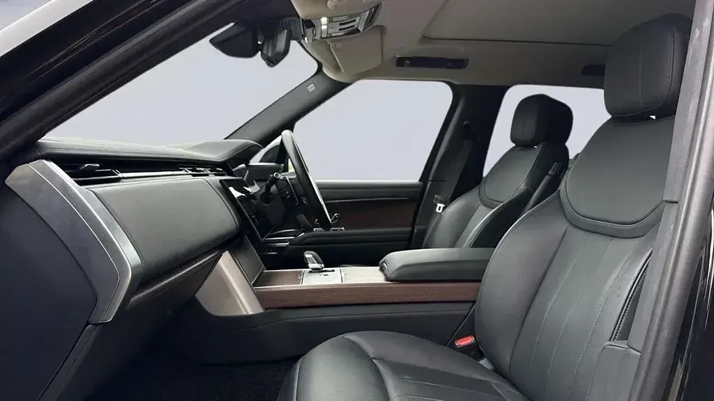 Begagnad Land Rover Range Rover HSE 296 HK (217 kW) 2023 Svart SUV