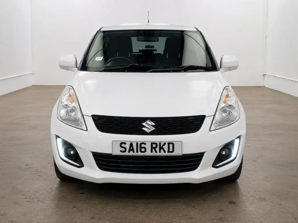 Used Suzuki Swift SZ-L 94 HP (69 kW) 2016 White Hatchback