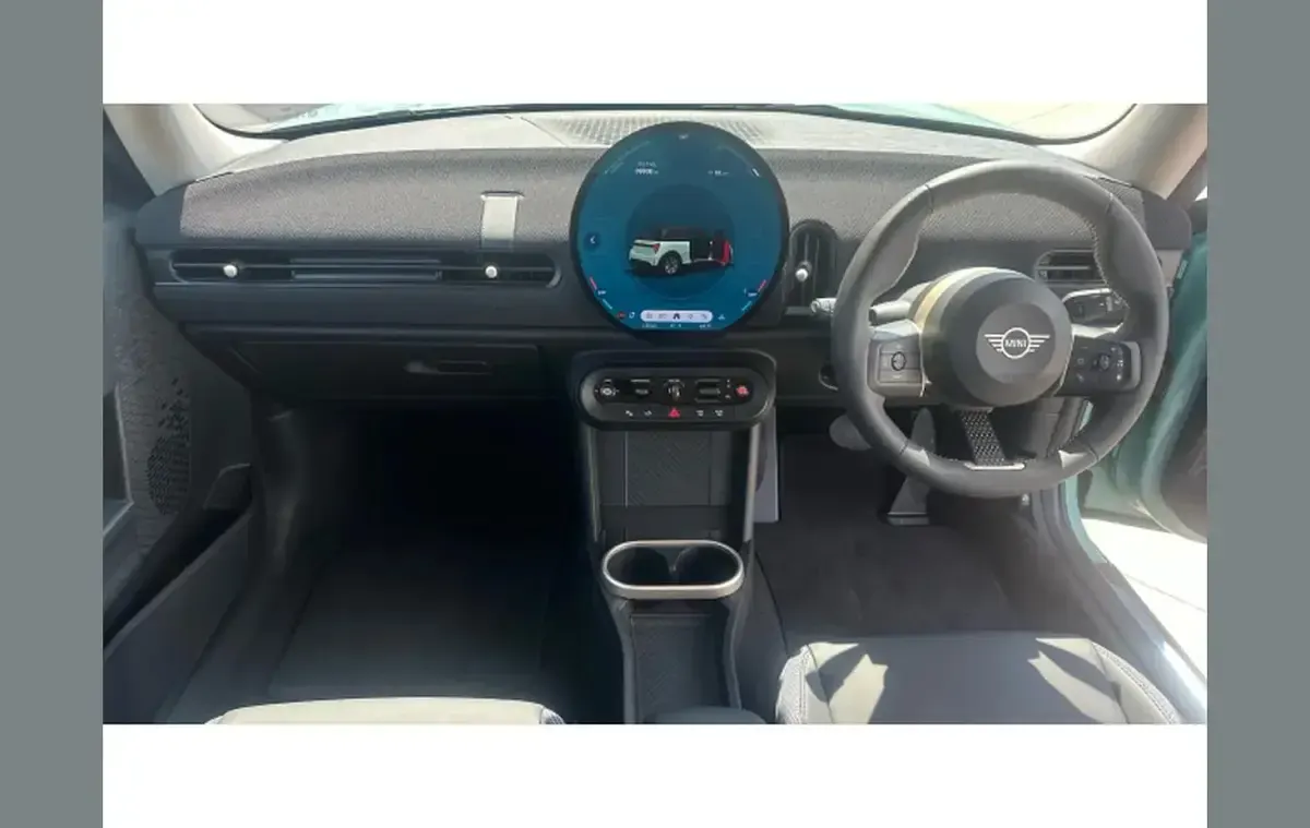 Used Mini Cooper Hatch 156 HP (114 kW) 2024 Green Hatchback