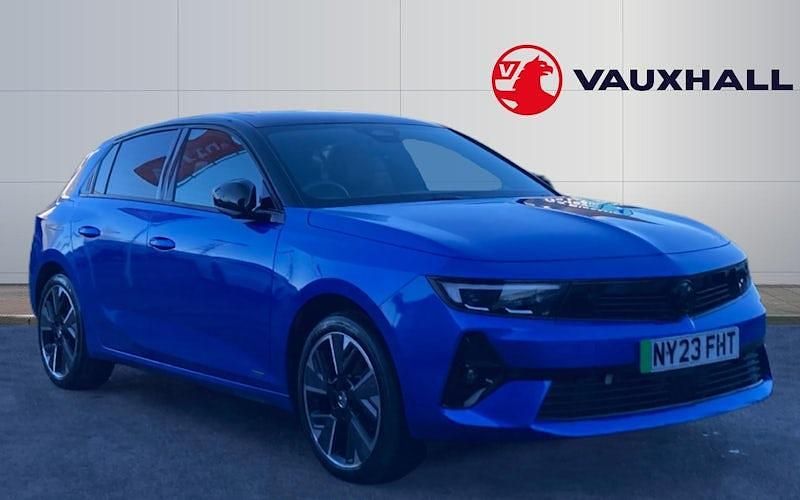 Used 2025 Vauxhall Astra Ultimate Hatchback | £16,793 (Super price) - Image 1/4