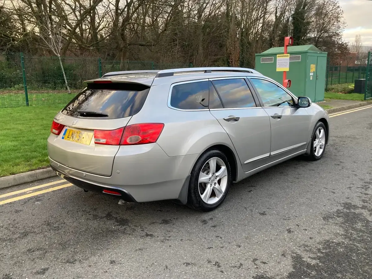 Used Honda Accord EX 150 HP (110 kW) 2011 Silver Estate