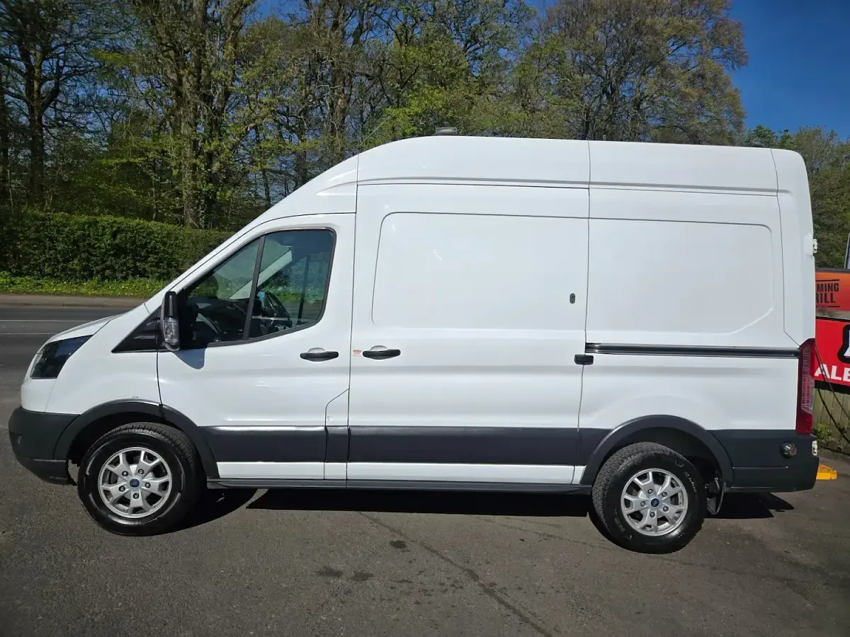 Used Ford Transit 130 HP (95 kW) 2018 White Van