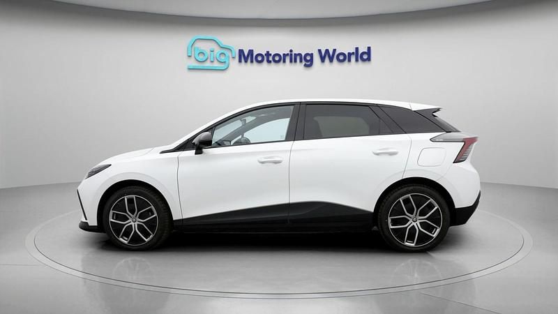 Used MG MG4 EV Trophy 150 kW (204 HP) 2024 White Hatchback