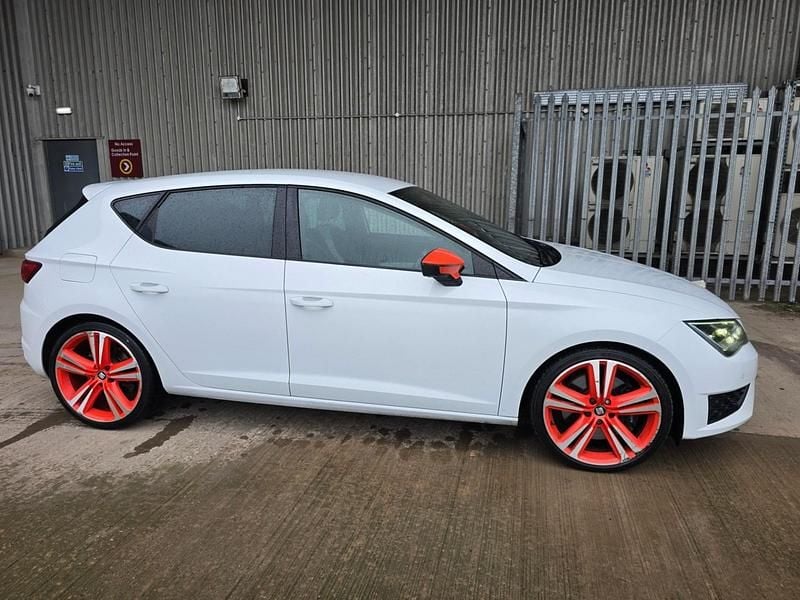 Begagnad Seat Leon Cupra 290 290 HK (213 kW) 2016 Vit Halvkombi