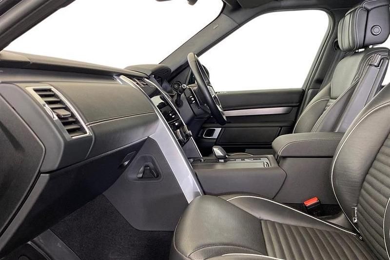 Used Land Rover Discovery 5 HSE Dynamic 360 HP (264 kW) 2024 Carpathian grey SUV