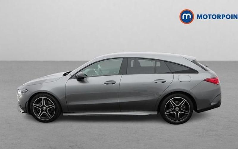 Used Mercedes CLA200 Shooting Brake Executive 163 HP (119 kW) 2022 Estate