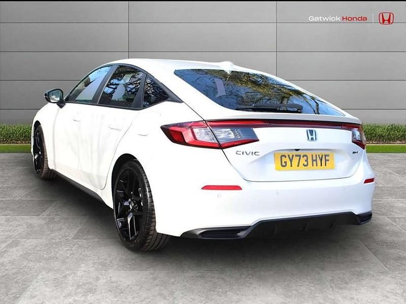 Used Honda Civic Sport 140 HP (102 kW) 2023 White Hatchback