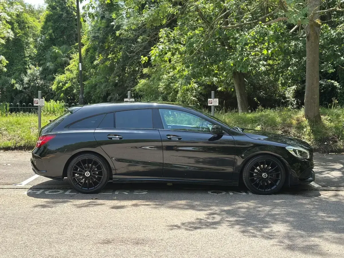 Used Mercedes CLA220 Shooting Brake AMG line 177 HP (130 kW) 2017 Black Estate