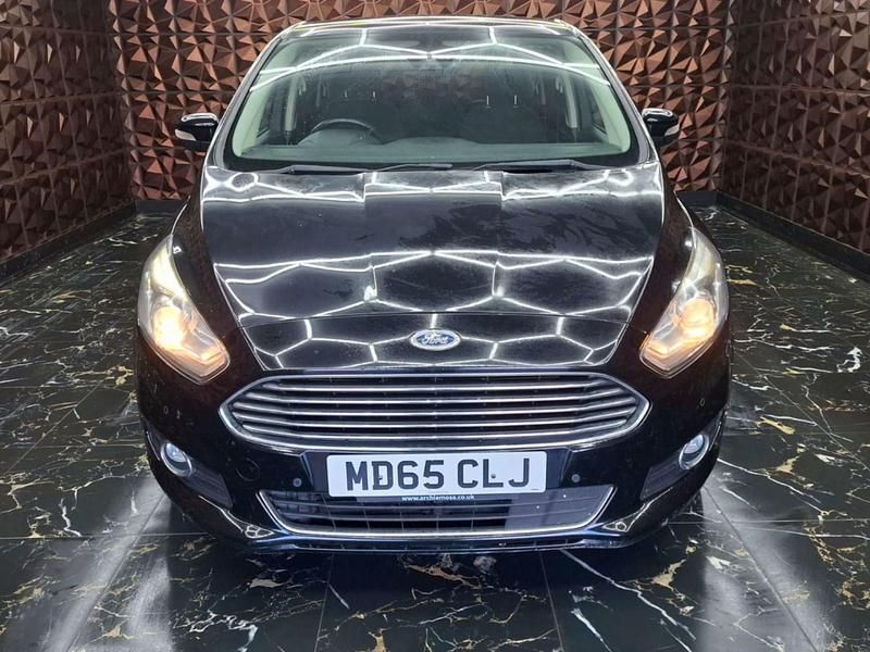 Usado Ford S-MAX Titanium 150 CV (110 kW) 2015 Negro Monovolumen