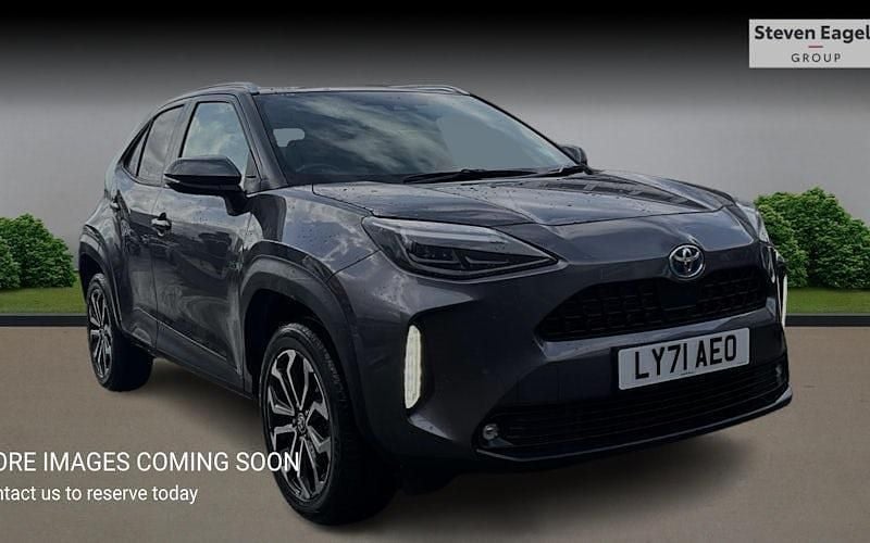 Used 2025 Toyota Yaris Hybrid Design Estate | £18,673 (Super price) - Image 1/4