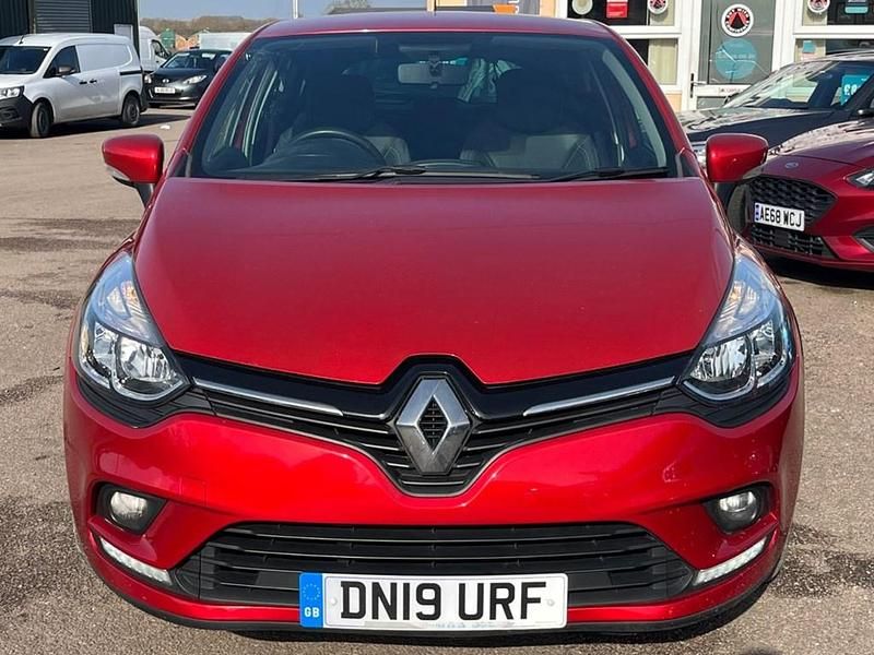 Used Renault Clio IV Iconic 2019 Red Hatchback