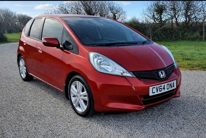 Used Honda Jazz ES 2014 Red Hatchback