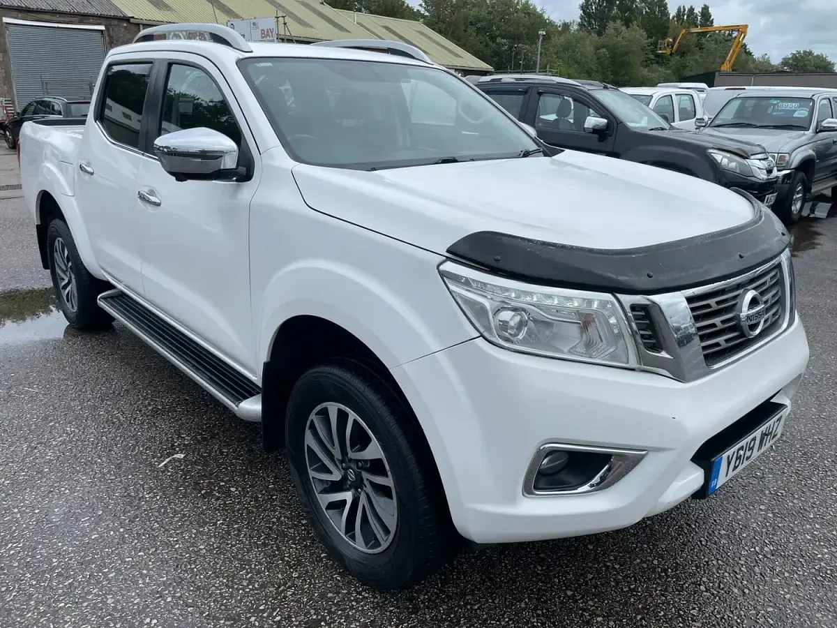 Used Nissan Navara Tekna 190 HP (139 kW) 2019 White Pickup