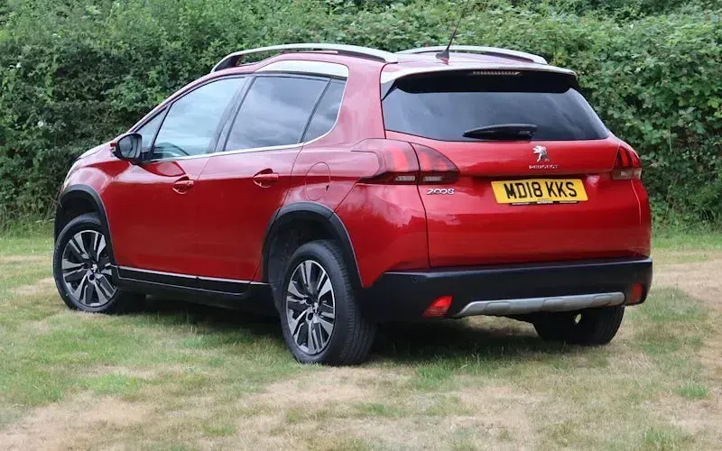 Used Peugeot 2008 Allure 82 HP (60 kW) 2018 Red SUV