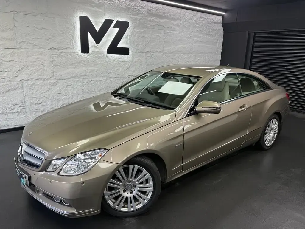 Begagnad Mercedes E250 SE 204 HK (150 kW) 2009 Beige Sportkupé