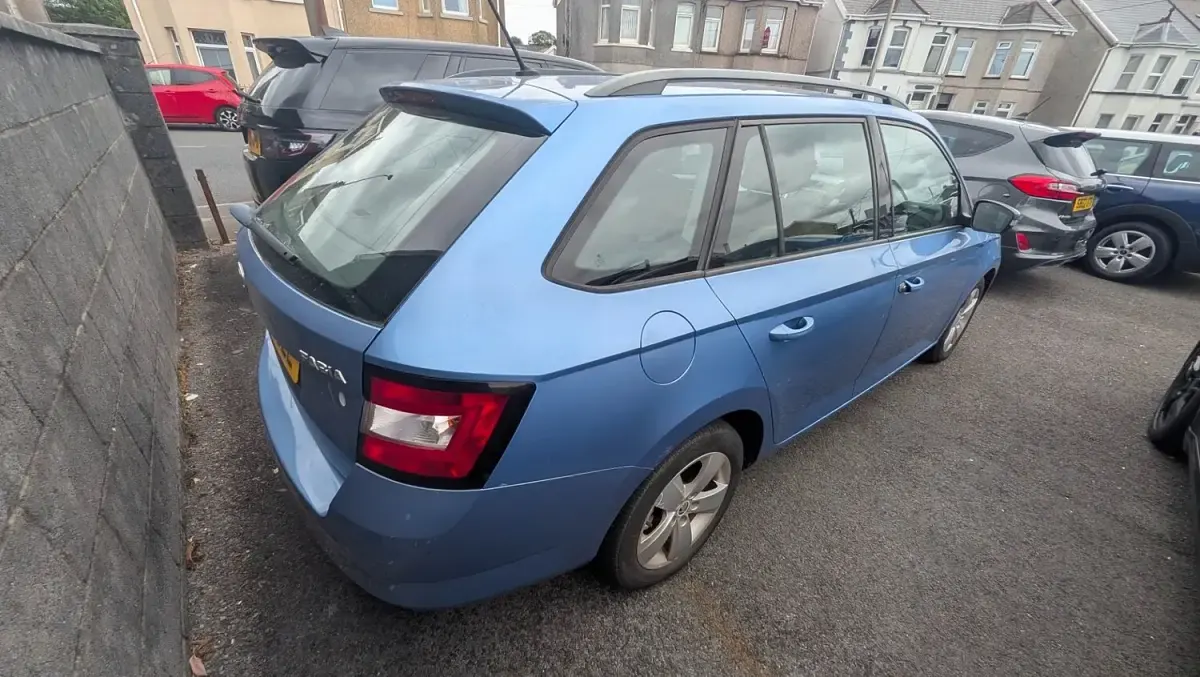 Used Skoda Fabia SE 2015 Blue Estate