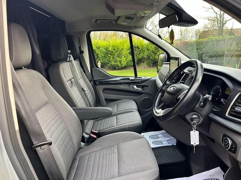 Used Ford Tourneo Custom Titanium 2019 Silver Van
