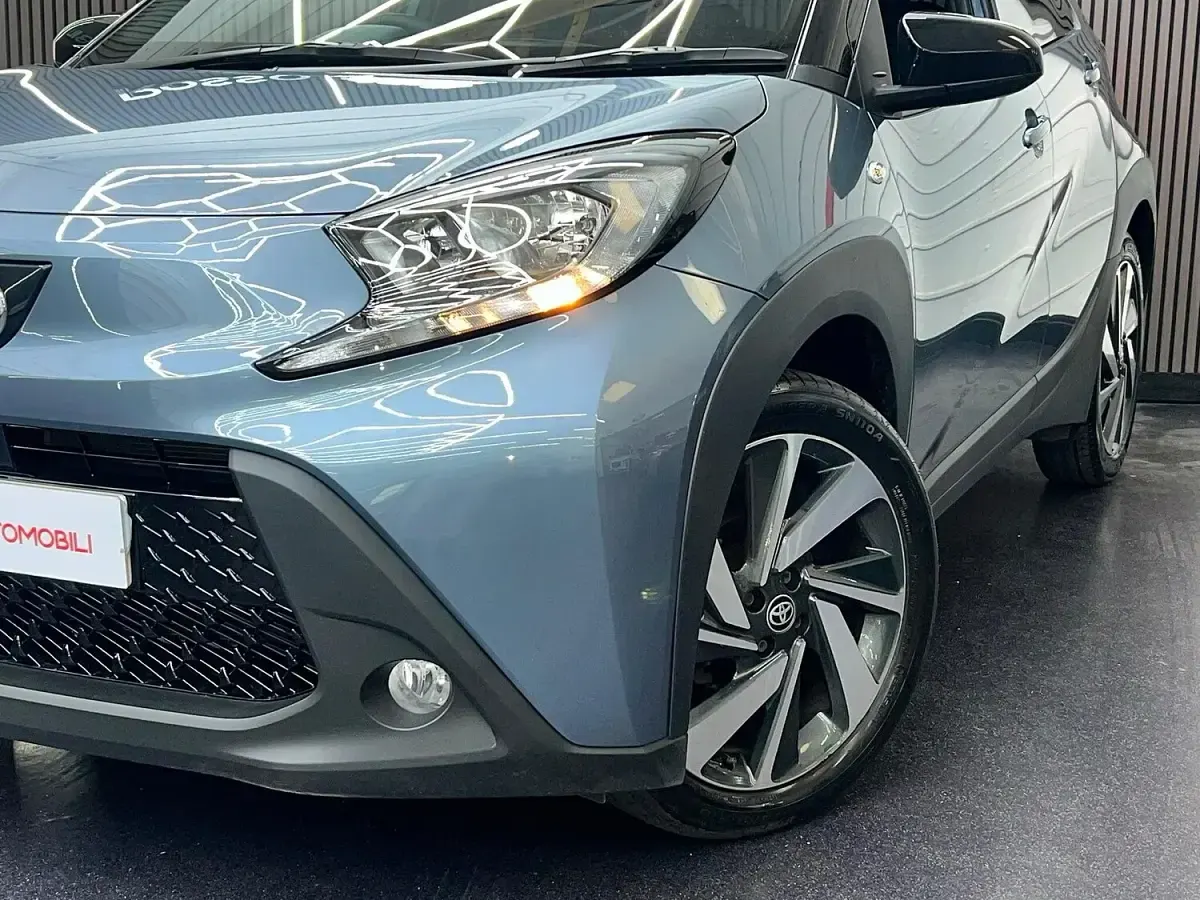 Used Toyota Aygo X 72 HP (52 kW) 2025 Grey SUV